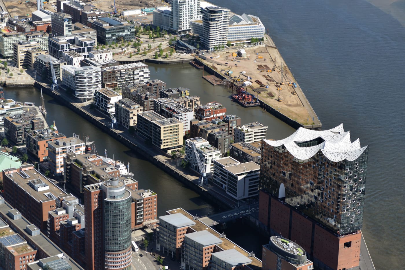 //www.kcap.eu/media/uploads/9930AS_Hafencity_KCAP_(c)Fotofrizz_Aerial 2_HR.jpg